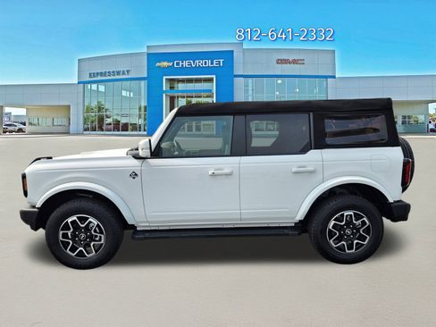 Used 2024 Ford Bronco Outer Banks image 4