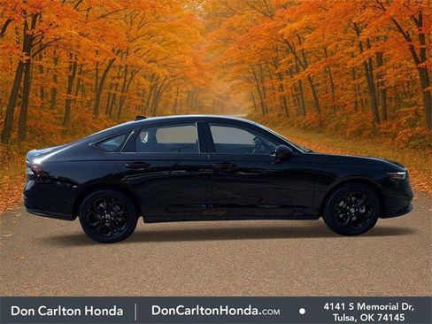 Used 2025 Honda Accord SE image 4