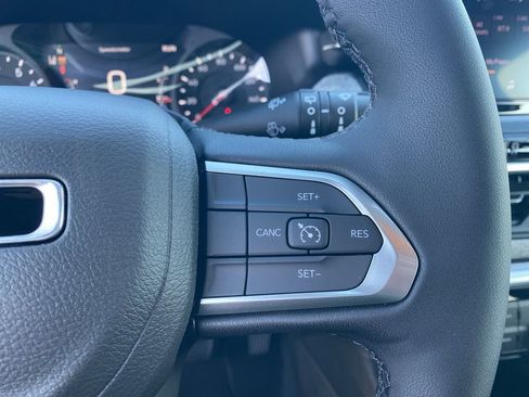 New 2026 Jeep Compass Latitude image 17