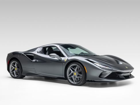 Certified 2022 Ferrari F8 Tributo RWD image 16