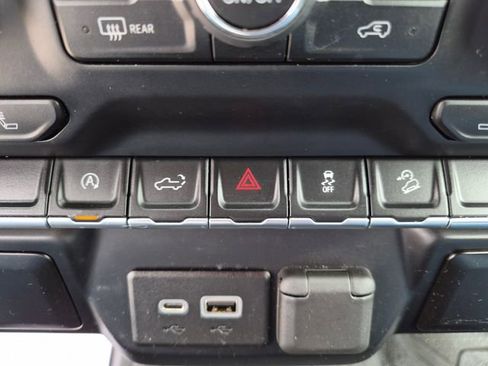 Used 2019 Chevrolet Silverado 1500 RST w/ All-Star Edition AWD/4WD image 30