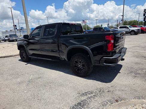 Used 2023 Chevrolet Silverado 1500 ZR2 w/ Technology Package AWD/4WD image 12