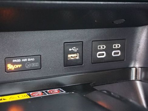 Used 2025 Toyota Camry SE FWD image 25