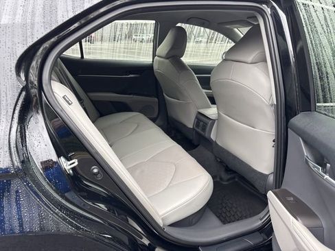 Used 2021 Toyota Camry XSE image 10