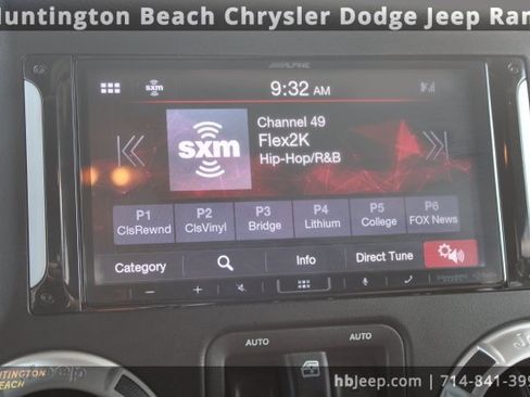 Used 2017 Jeep Wrangler Unlimited Rubicon w/ Connectivity Group image 20