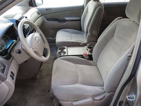 Used 2005 Toyota Sienna LE FWD image 13