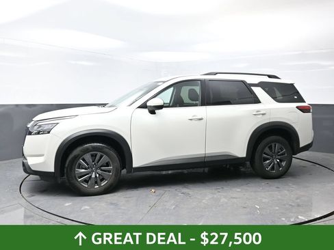 Used 2024 Nissan Pathfinder SV AWD/4WD image 12