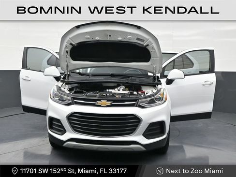 Used 2022 Chevrolet Trax LT w/ LT Convenience Package image 34
