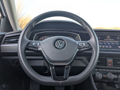 Used 2020 Volkswagen Jetta SE w/ SE Cold Weather Package image 18
