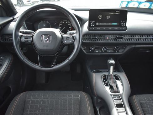 Used 2025 Honda HR-V Sport image 19