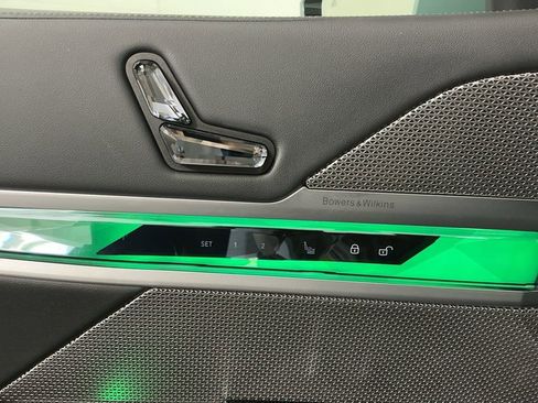 Used 2023 BMW 760i xDrive image 22