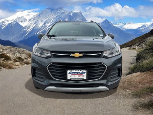 Used 2018 Chevrolet Trax LT w/ LT Convenience Package image 8