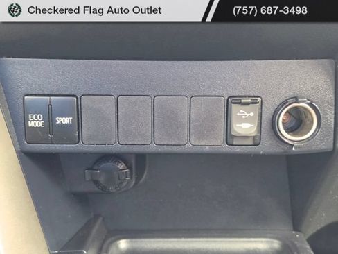 Used 2014 Toyota RAV4 LE FWD image 28