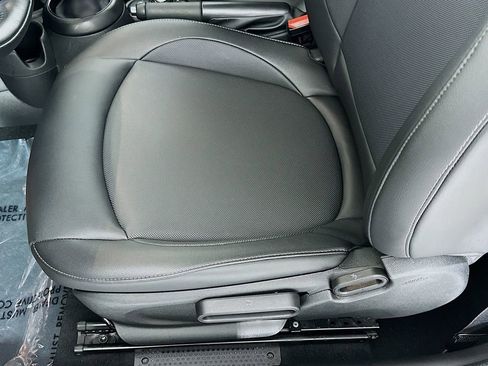 Used 2021 MINI Cooper 2-Door Hardtop FWD image 19