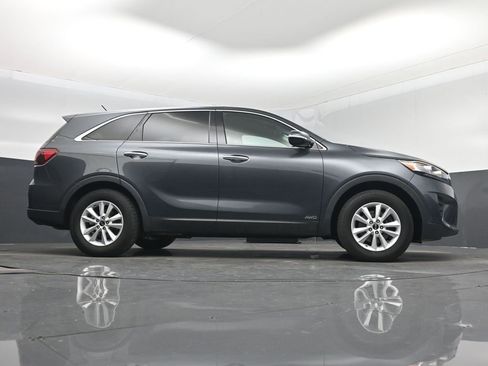 Used 2020 Kia Sorento LX image 56