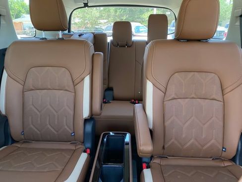 New 2026 Nissan Pathfinder Platinum AWD/4WD image 11