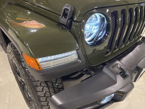 Used 2022 Jeep Wrangler Unlimited Sahara AWD/4WD image 33