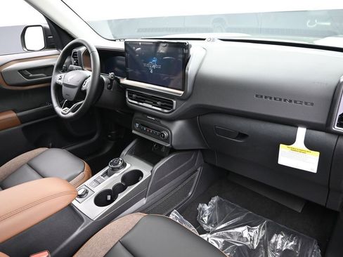New 2025 Ford Bronco Sport Outer Banks w/ Outer Banks Tech Package+ AWD/4WD image 31
