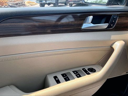 Used 2017 Hyundai Sonata Limited w/ Ultimate Package 02 FWD image 36