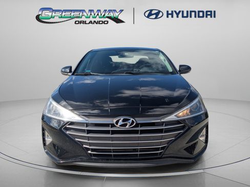 Used 2020 Hyundai Elantra SE w/ Cargo Package (C1) FWD image 3