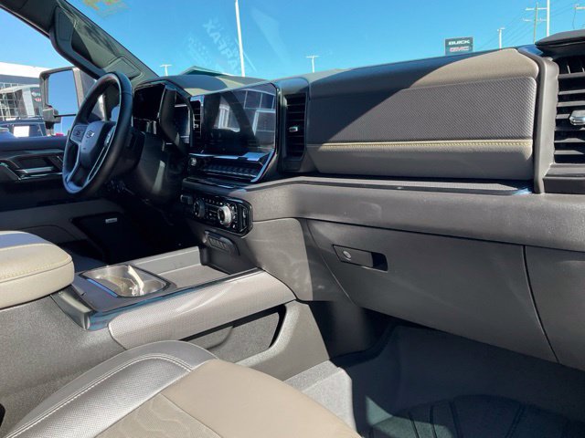 Used 2024 Chevrolet Silverado 2500 ZR2 w/ Technology Package AWD/4WD image 22