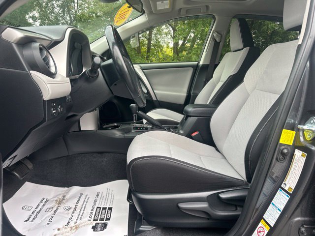 Used 2017 Toyota RAV4 XLE AWD/4WD image 19
