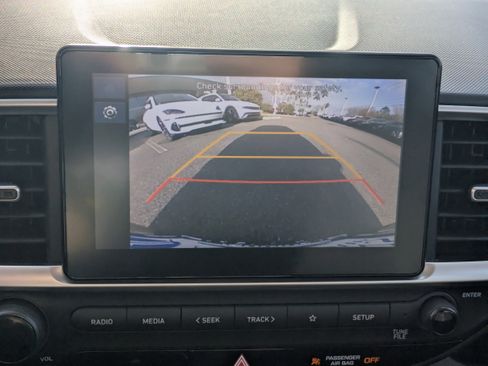 Certified 2024 Hyundai Venue SEL image 22