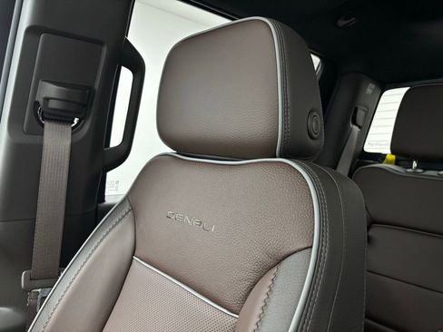 New 2026 GMC Sierra 2500 Denali w/ Denali Reserve Package image 39