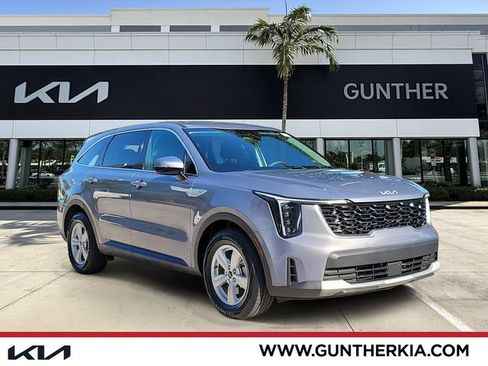 Certified 2024 Kia Sorento LX FWD image 1