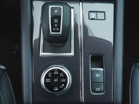 New 2025 Mitsubishi Outlander SE image 26