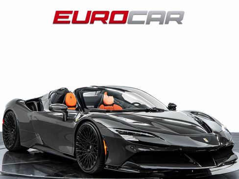 Used 2024 Ferrari SF90 Spider image 9
