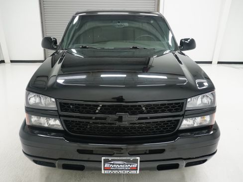 Used 2005 Chevrolet Silverado 1500 LS w/ Light Duty Power Package RWD image 2