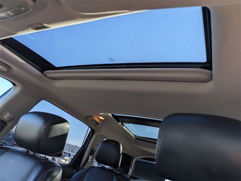 Used 2017 Nissan Pathfinder Platinum w/ Family Entertainment Package image 12