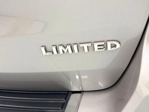 Used 2019 Jeep Grand Cherokee Limited w/ Luxury Group II image 15