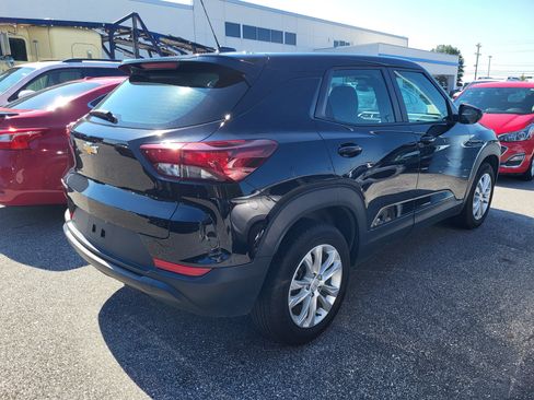 Used 2023 Chevrolet TrailBlazer LS FWD image 4