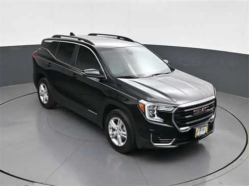Used 2023 GMC Terrain SLE w/ Driver Convenience Package image 15
