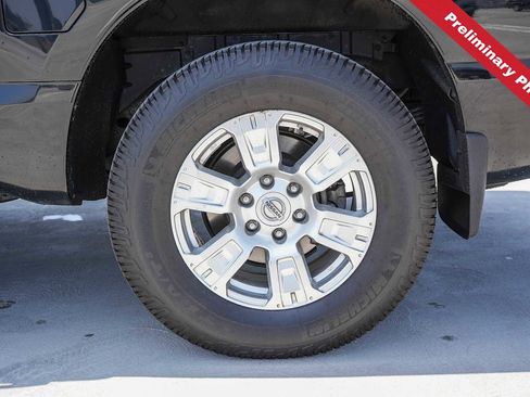 Used 2017 Nissan Titan SV RWD image 11