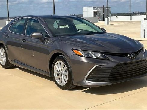 Used 2024 Toyota Camry LE image 12