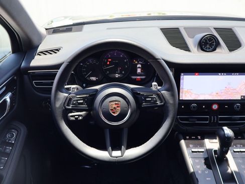 Certified 2024 Porsche Macan AWD/4WD image 15
