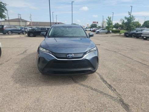 Used 2021 Toyota Venza LE AWD/4WD image 4