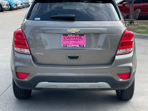 Used 2022 Chevrolet Trax LT w/ LT Convenience Package FWD image 5