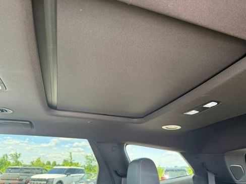 Used 2022 Buick Enclave Premium w/ Experience Buick Package AWD/4WD image 6