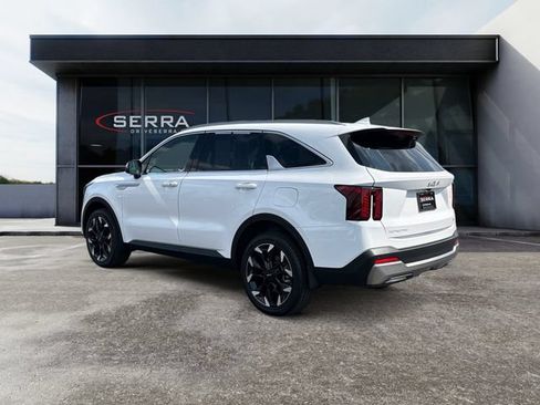 Certified 2025 Kia Sorento EX AWD/4WD image 3