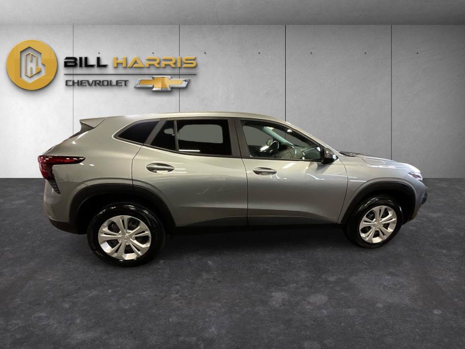 Used 2024 Chevrolet Trax LS FWD image 11