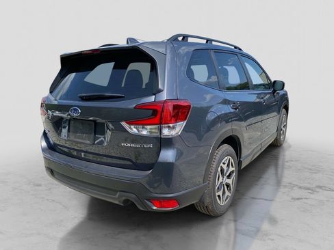 Used 2023 Subaru Forester Premium AWD/4WD image 8