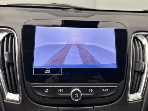 Certified 2025 Chevrolet Malibu LT FWD image 19