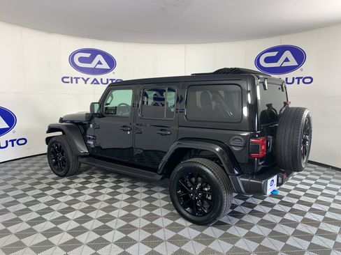 Used 2023 Jeep Wrangler Unlimited Sahara w/ Cold Weather Group AWD/4WD image 5
