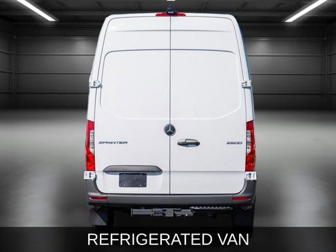 Used 2024 Mercedes-Benz Sprinter 144 Cargo image 4