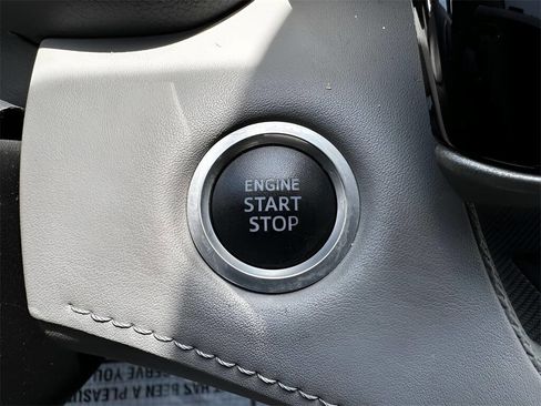 Used 2020 Toyota Highlander Limited image 33