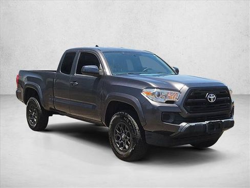 Used 2017 Toyota Tacoma SR RWD image 3